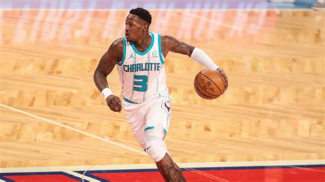 Kings vs. Hornets odds, line: 2022 NBA picks, Dec. 19 predictions from .